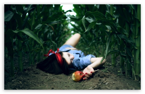 snow_white_and_the_poison_apple-t2